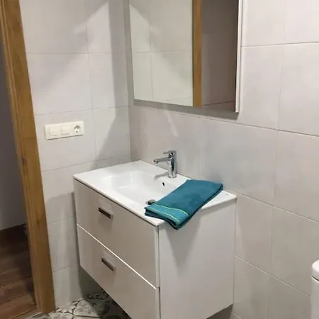 Apartamento; En El Camino Con Wifi Apartment
